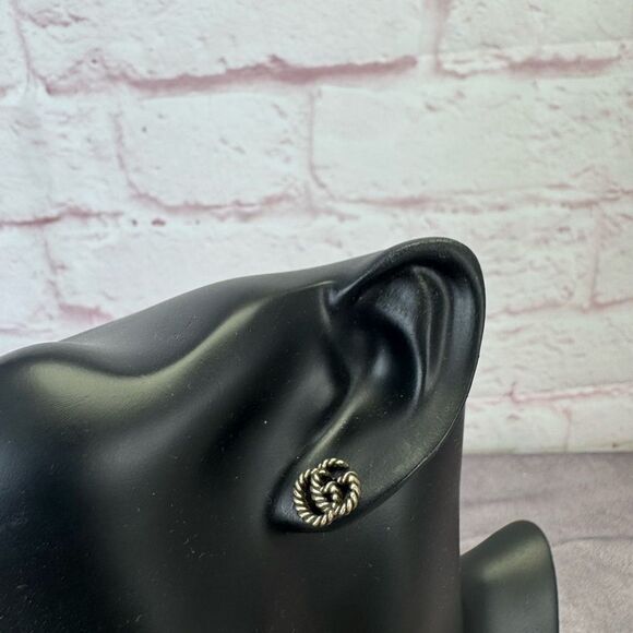 Gucci Gg Torchon Marmont Stud Earrings Aged Silver - Picture 2 of 8